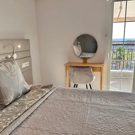 Sunset 3 アパート